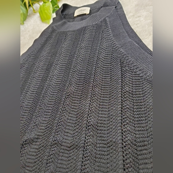 AritziaWilfred tank in black. Size small. Crocheted. scalloped bottom edge. EUC - Picture 2 of 8